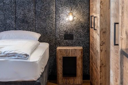 Larice, legno vecchio e tessuti